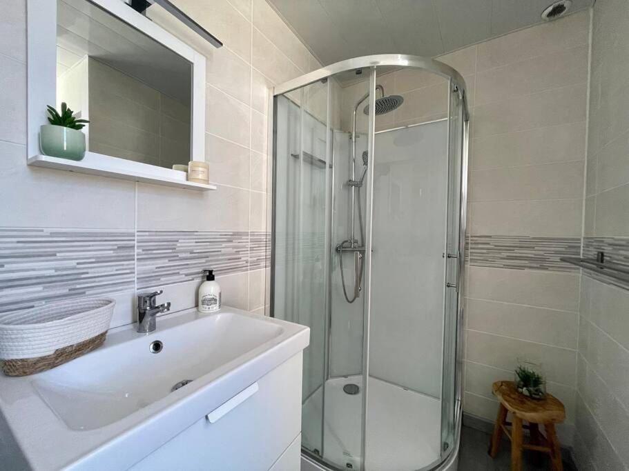 La Bellevue X Parking By Melrose Apartment Bayeux Bagian luar foto